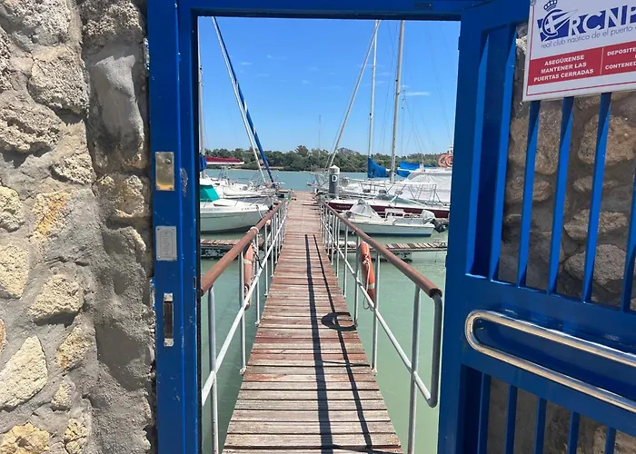 Velero En El Corazon De El Puerto De Santa Maria