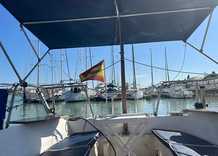 Velero en el corazón de El Puerto